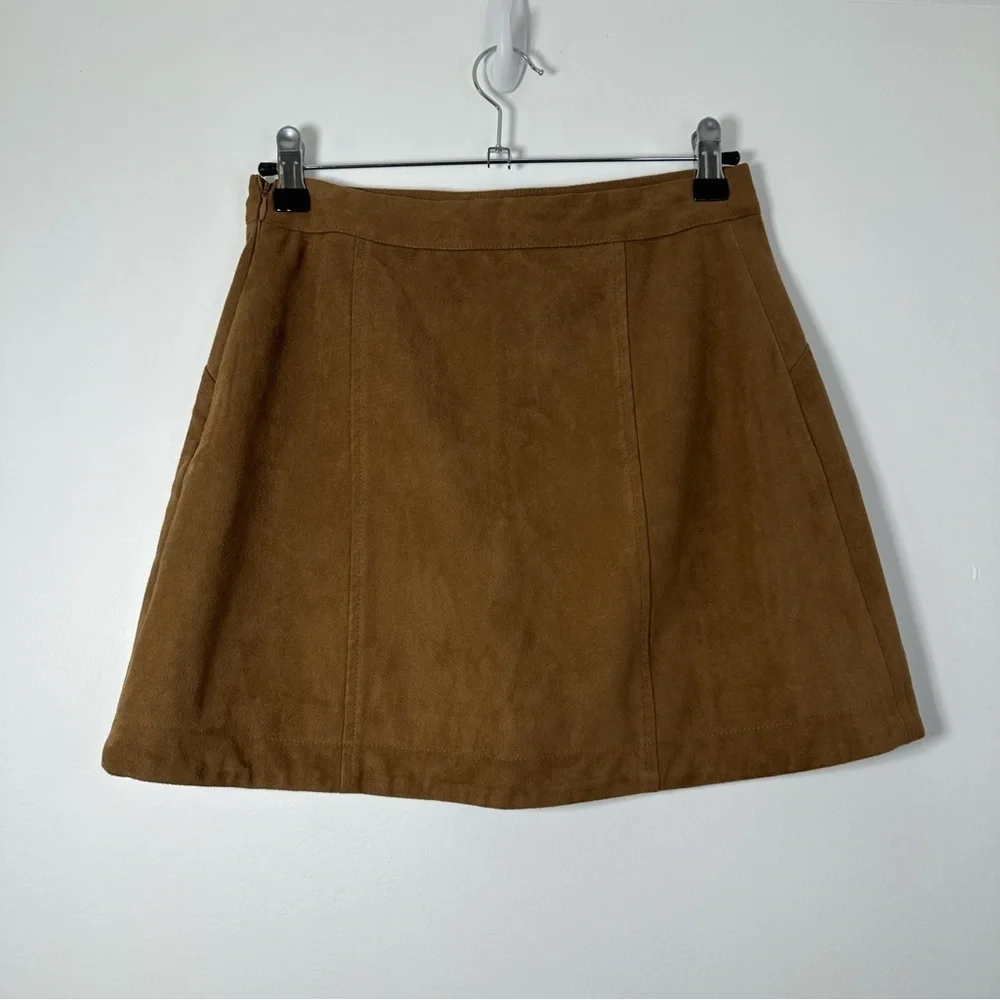 Abercrombie & Fitch Women’s Faux Suede Mini Skirt Tan Size 0 - Picture 2 of 6